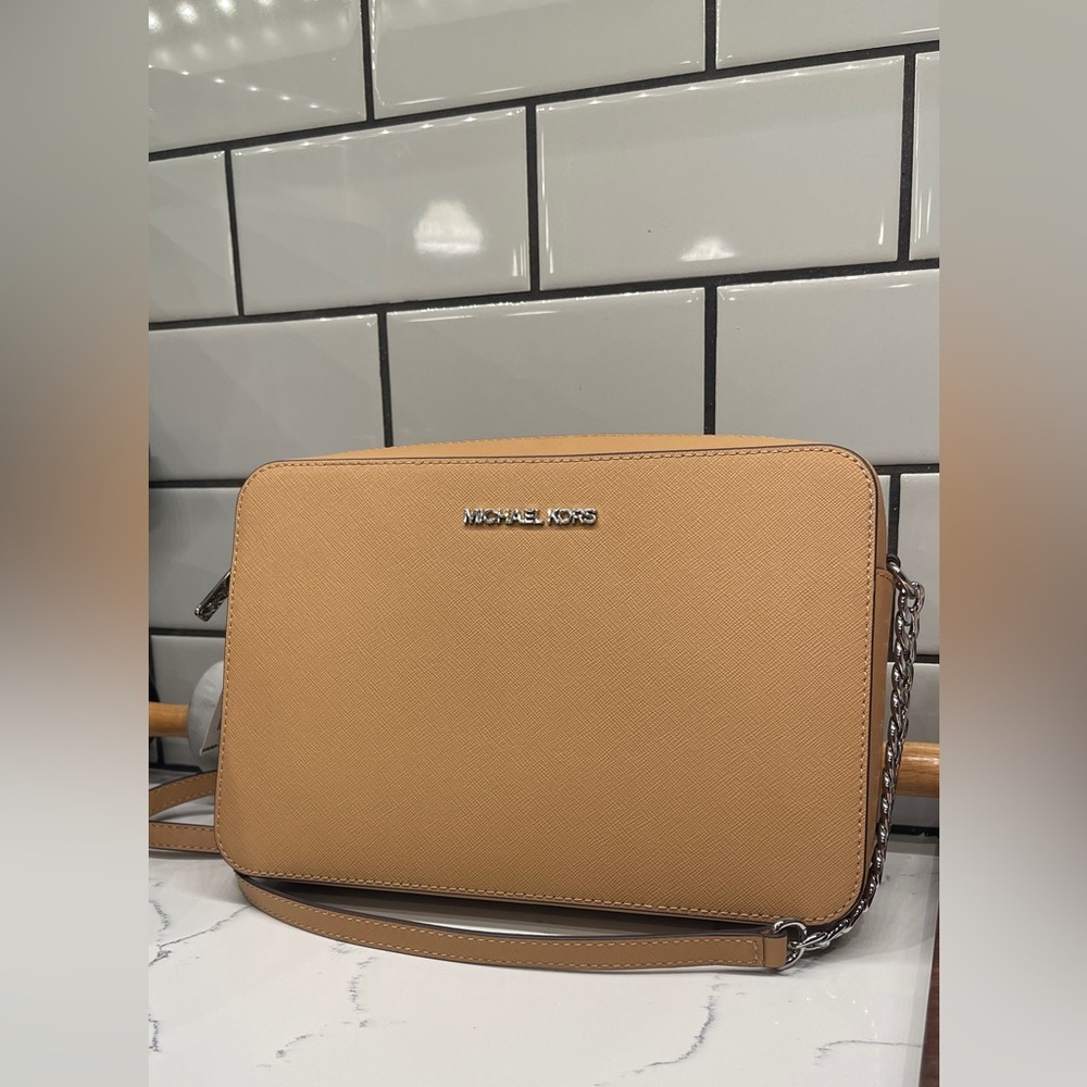 Michael Kors Jet Set Tan Crossbody Bag NEW